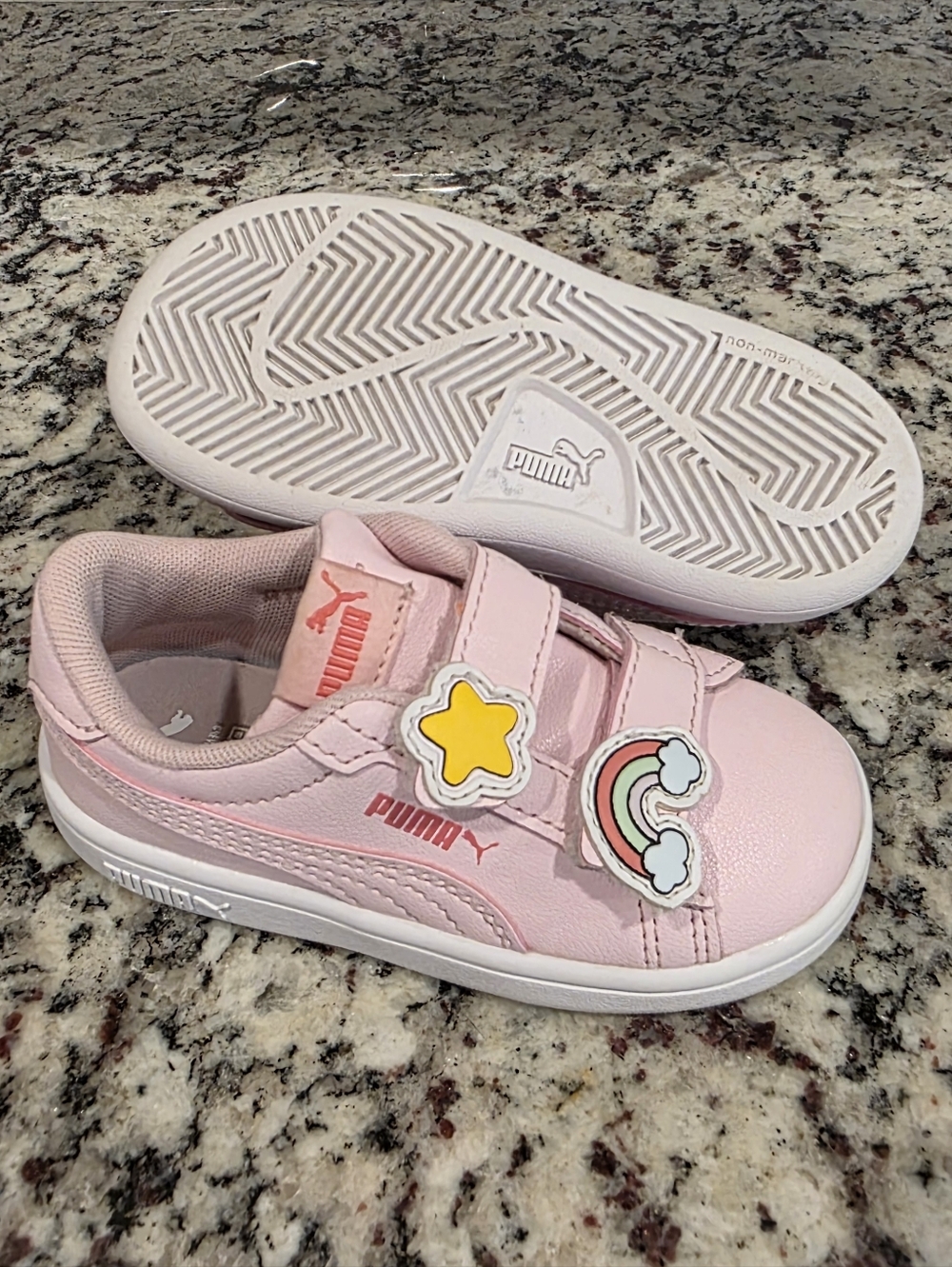 PUMA Kids Smash 3.0 Badges Sneakers in Whisper Of Pink/Passionfruit - Size 7c